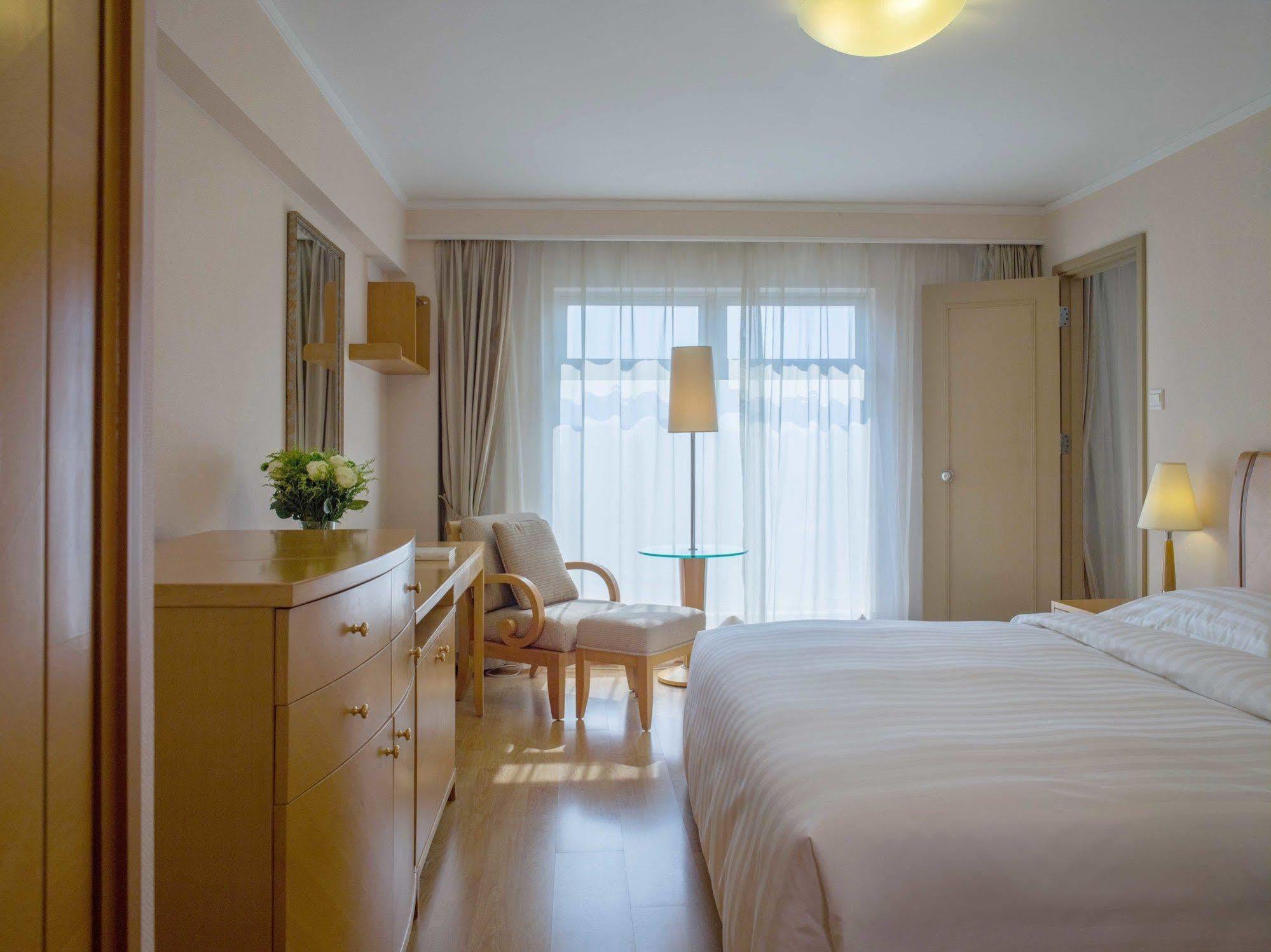 Beijing Landmark Towers Apartment Bagian luar foto
